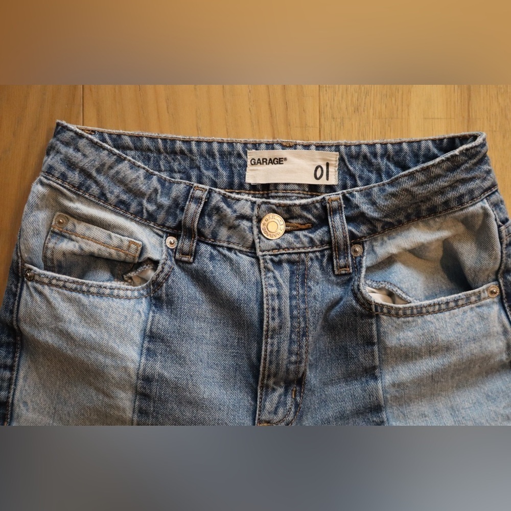 Garage Two-Tone High Rise Mom Jeans - Picture 3 of 5